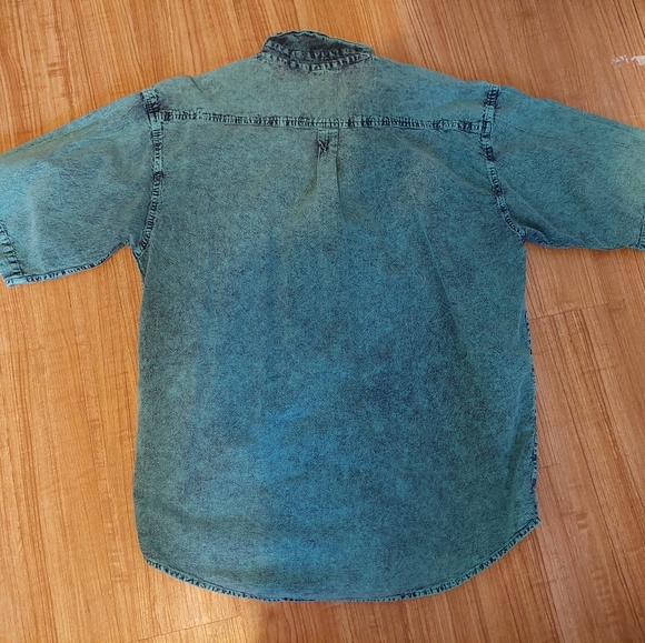 Vintage button up - Picture 2 of 3